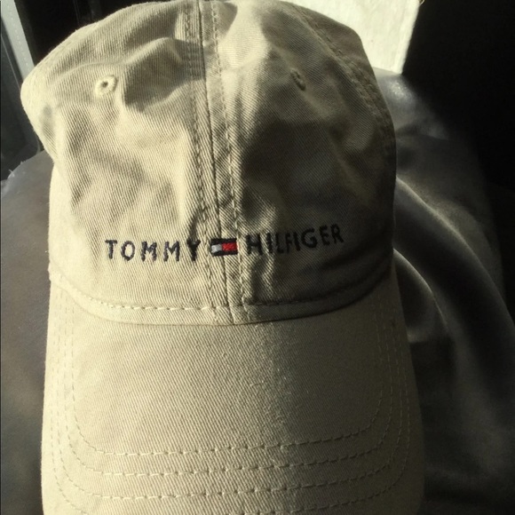 Tommy Hilfiger hat - Picture 1 of 5